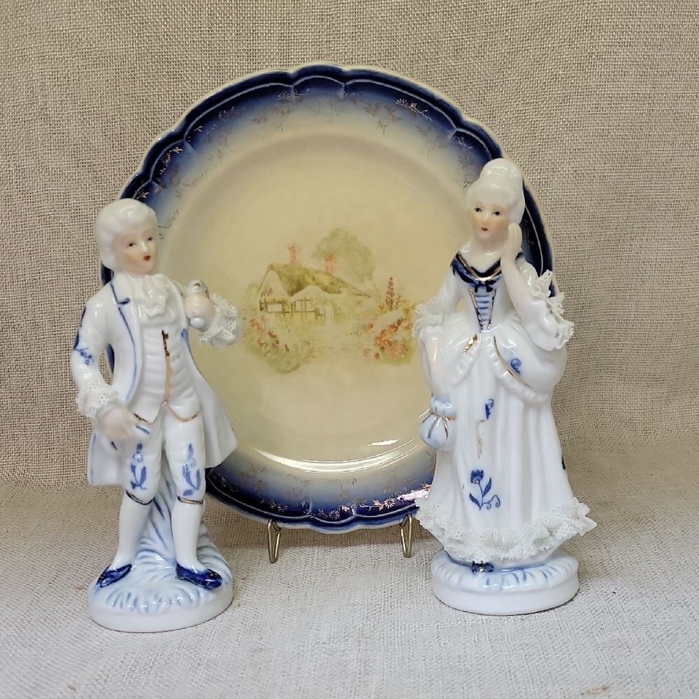 Vintage‎ Bridgerton Victorian Lady and Gentleman 6" ceramic/porcelain figurine